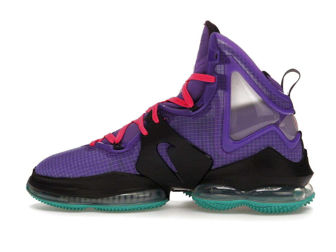 Vue 20 de Nike LeBron 19 DJ Bron