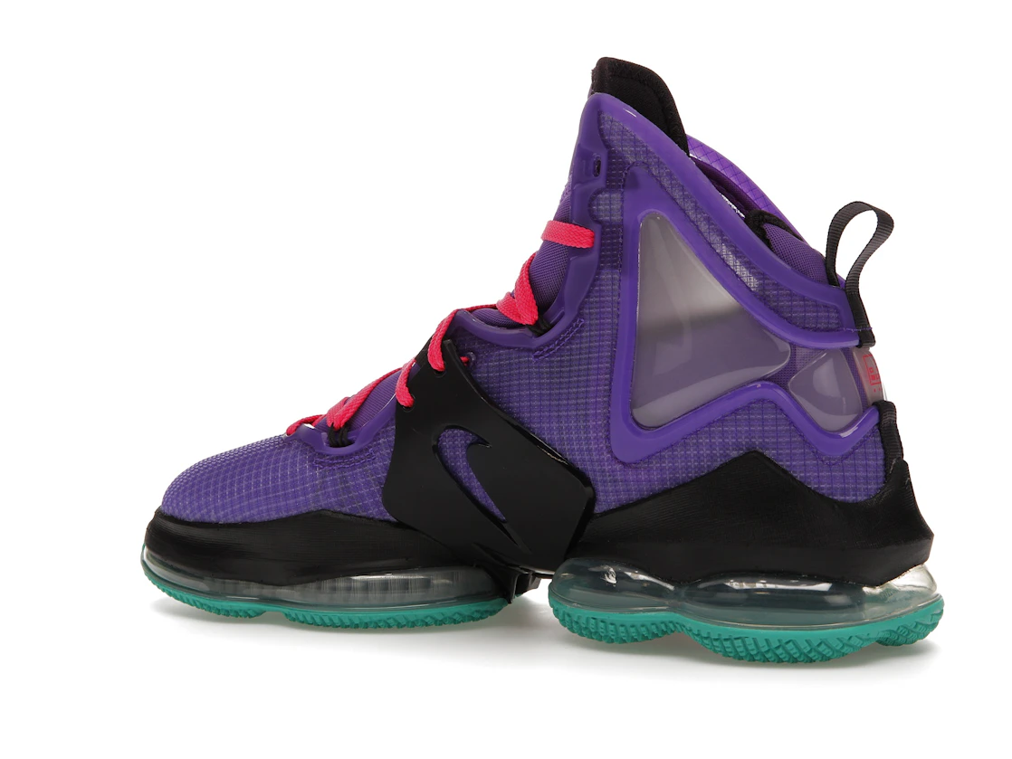 Vue 22 de Nike LeBron 19 DJ Bron