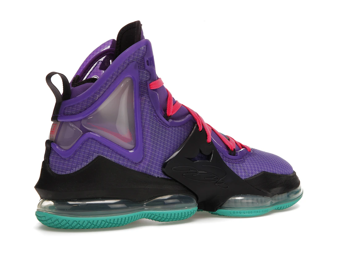 Vue 34 de Nike LeBron 19 DJ Bron