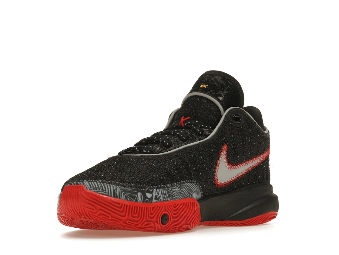 Vue 14 de Nike LeBron 20 Black University Red (GS)