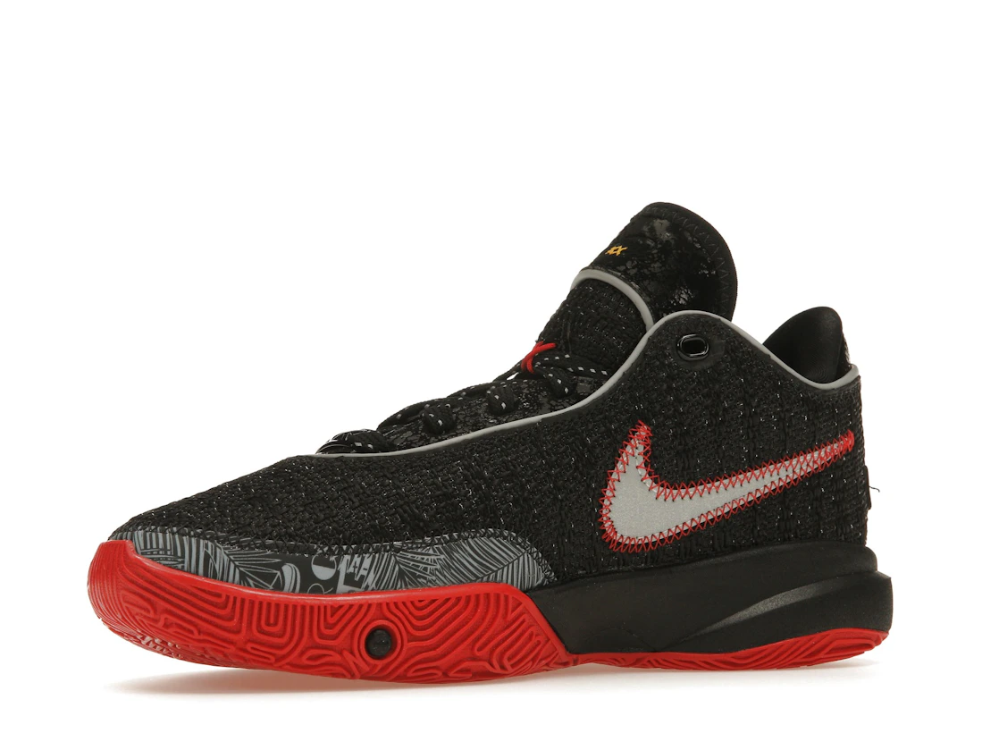 Vue 16 de Nike LeBron 20 Black University Red (GS)