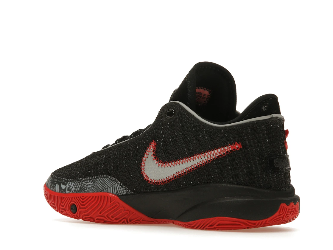 Vue 23 de Nike LeBron 20 Black University Red (GS)
