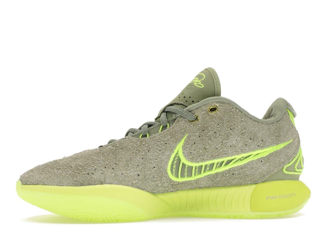 Vue 18 de Nike LeBron 21 Algae