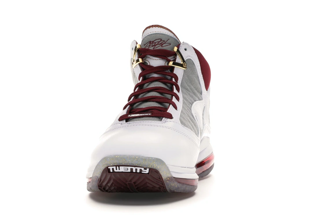 Vue 11 de Nike LeBron 7 MVP (2020)