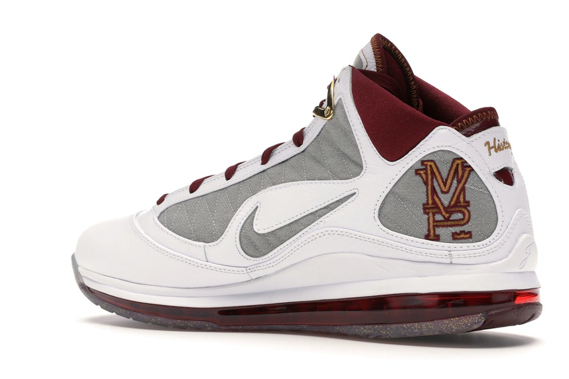 Vue 22 de Nike LeBron 7 MVP (2020)