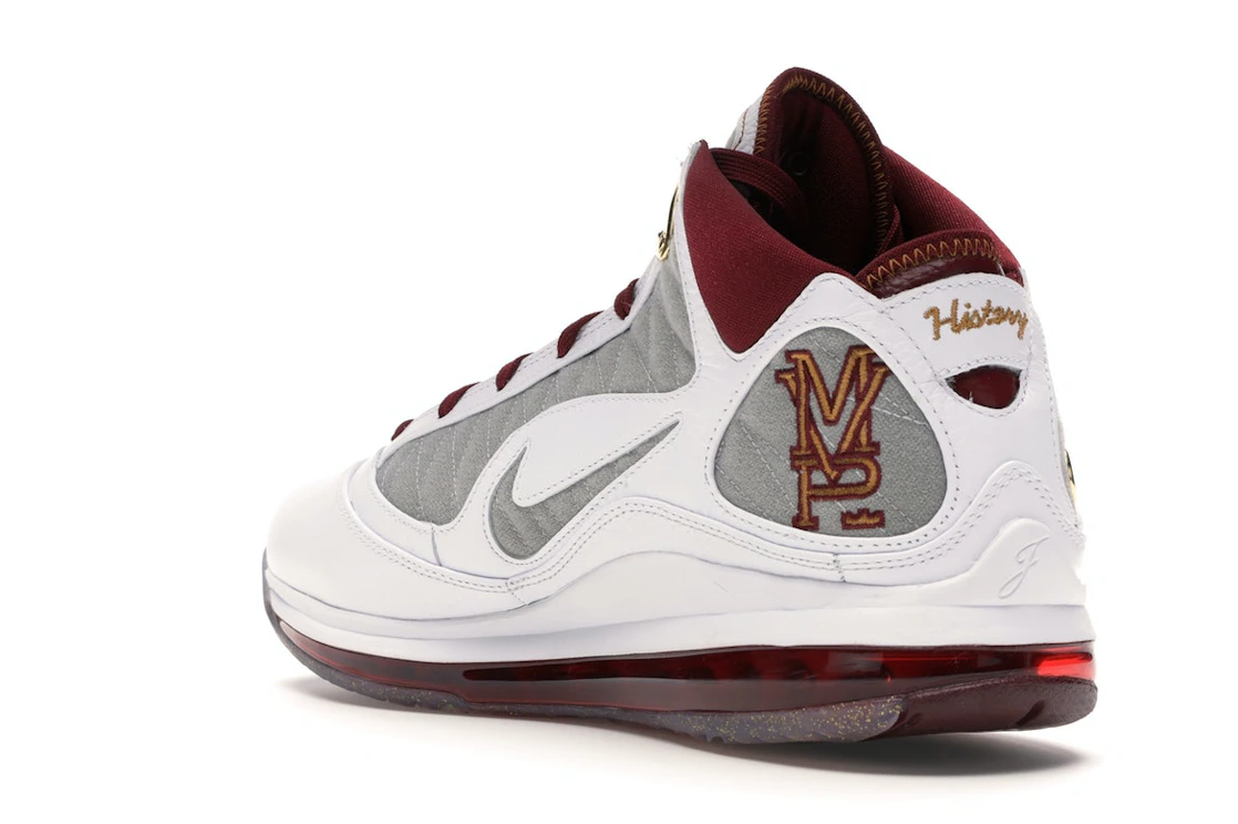 Vue 24 de Nike LeBron 7 MVP (2020)