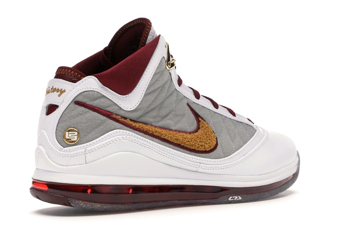 Vue 33 de Nike LeBron 7 MVP (2020)