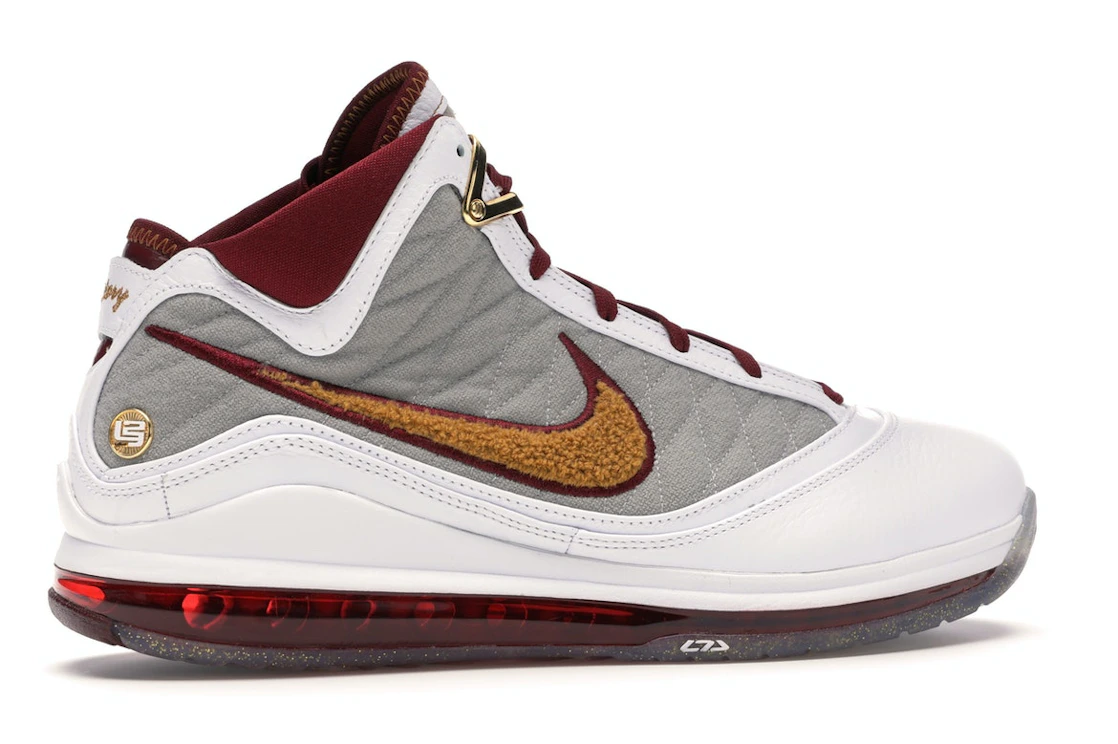 Vue 35 de Nike LeBron 7 MVP (2020)