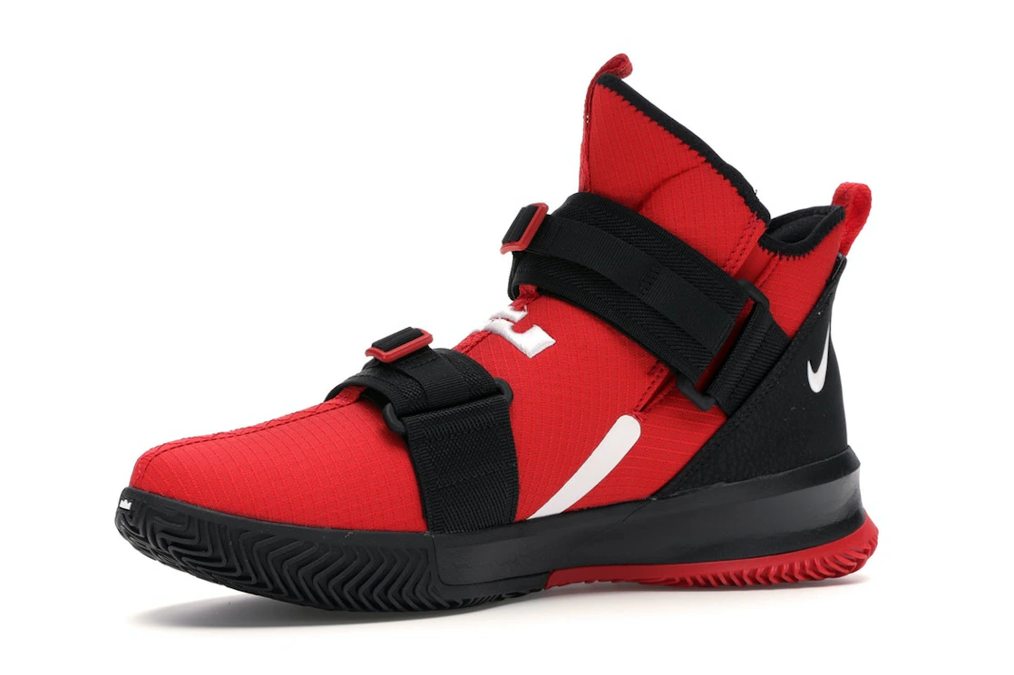 Vue 16 de Nike LeBron Soldier 13 SFG University Red