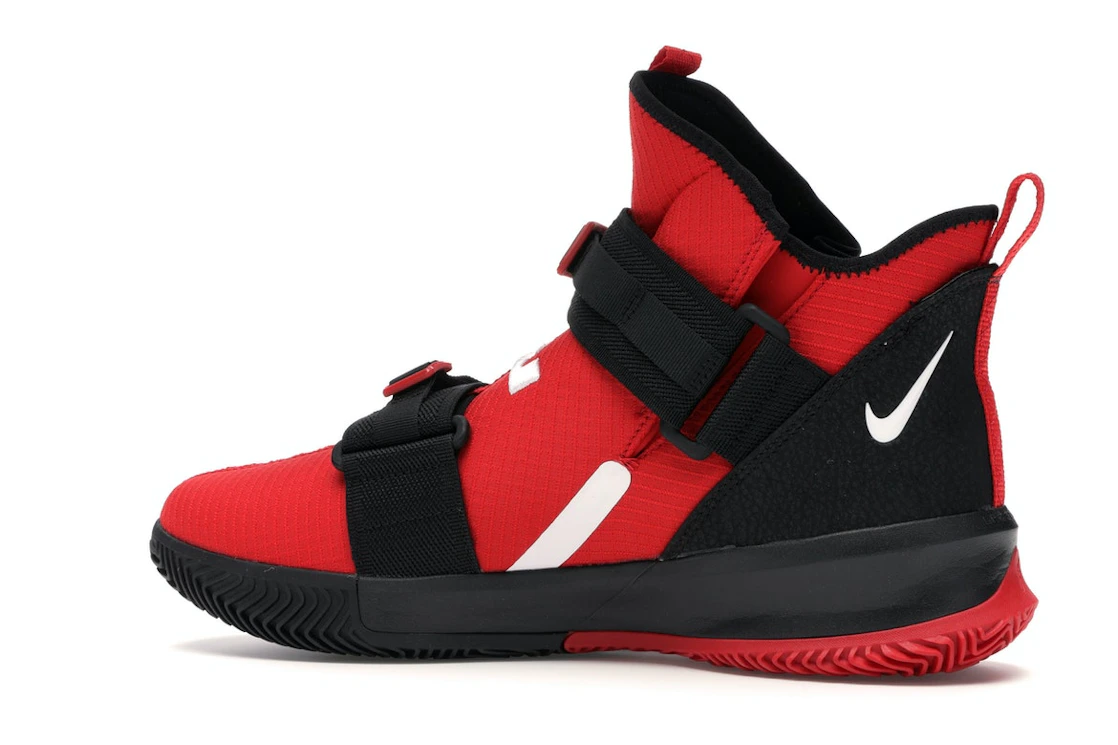 Vue 21 de Nike LeBron Soldier 13 SFG University Red