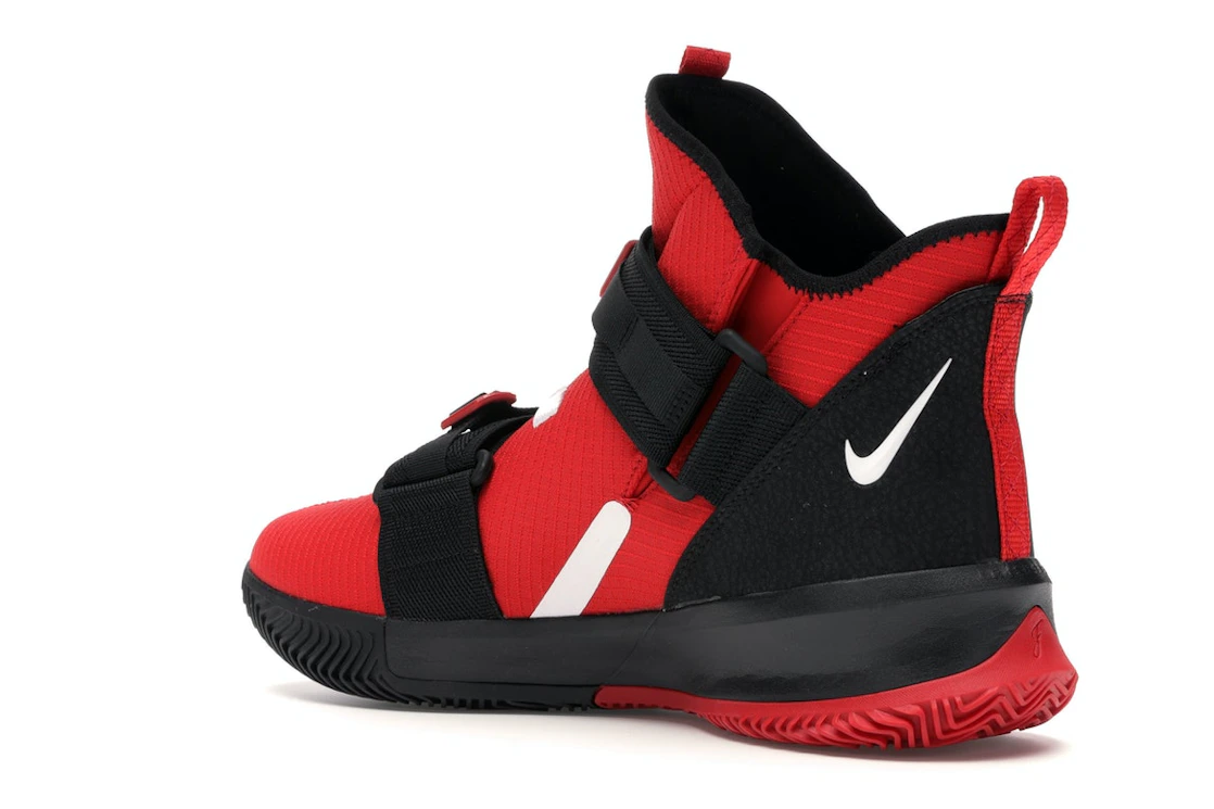 Vue 23 de Nike LeBron Soldier 13 SFG University Red