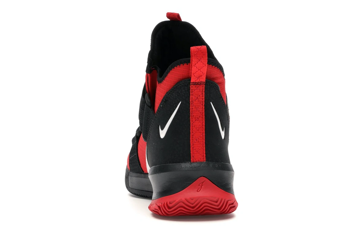 Vue 27 de Nike LeBron Soldier 13 SFG University Red