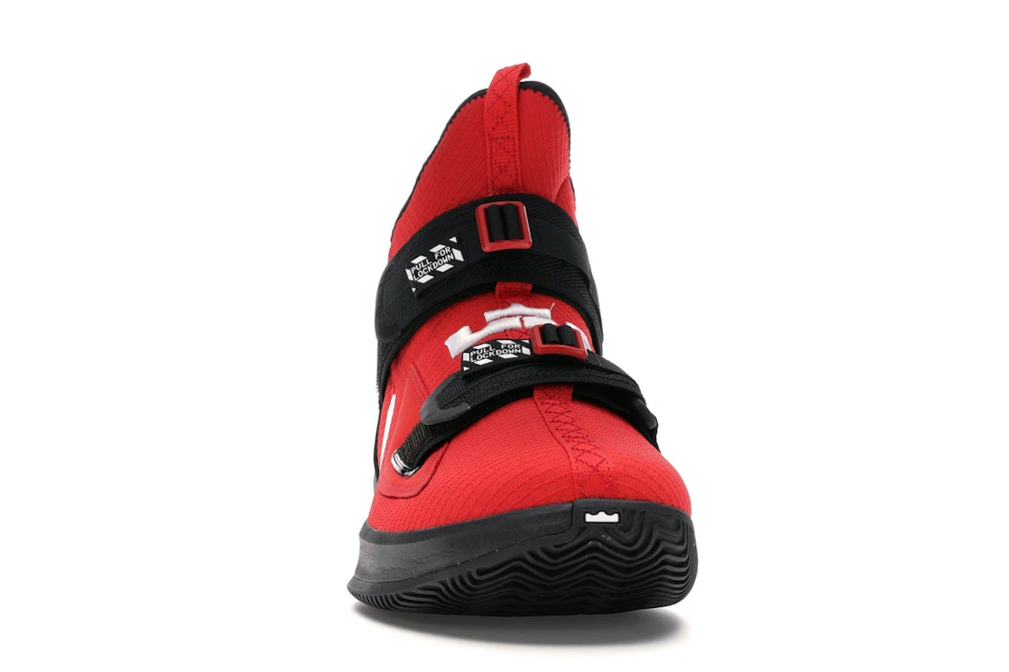 Vue 9 de Nike LeBron Soldier 13 SFG University Red