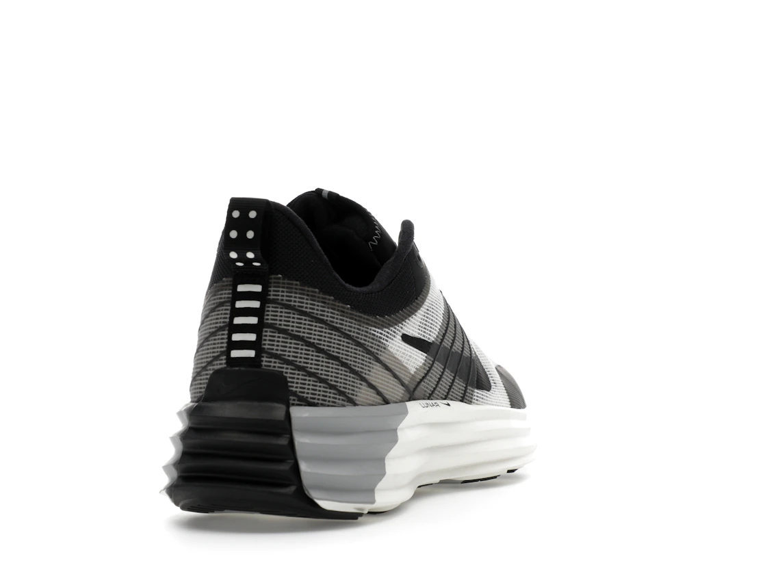 Vue 30 de Nike Lunar Roam Summit White Black