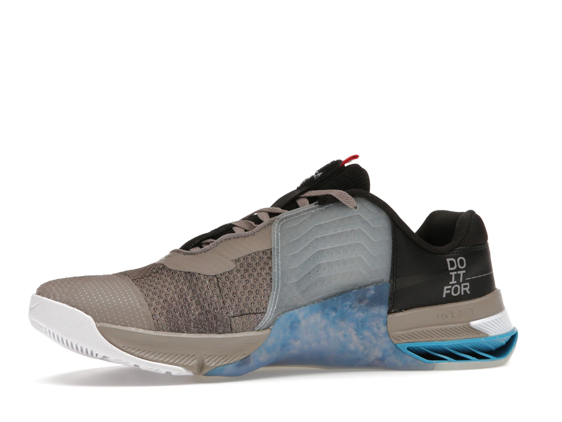Vue 17 de Nike Metcon 7 AMP Enigma Stone