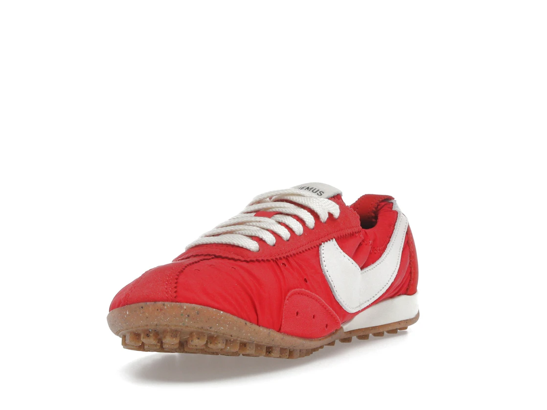 Vue 13 de Nike Moon Shoe SP Jacquemus University Red 