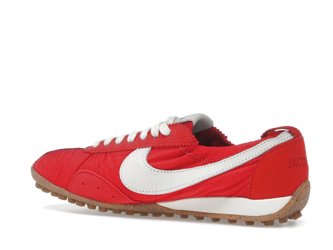 Vue 22 de Nike Moon Shoe SP Jacquemus University Red 