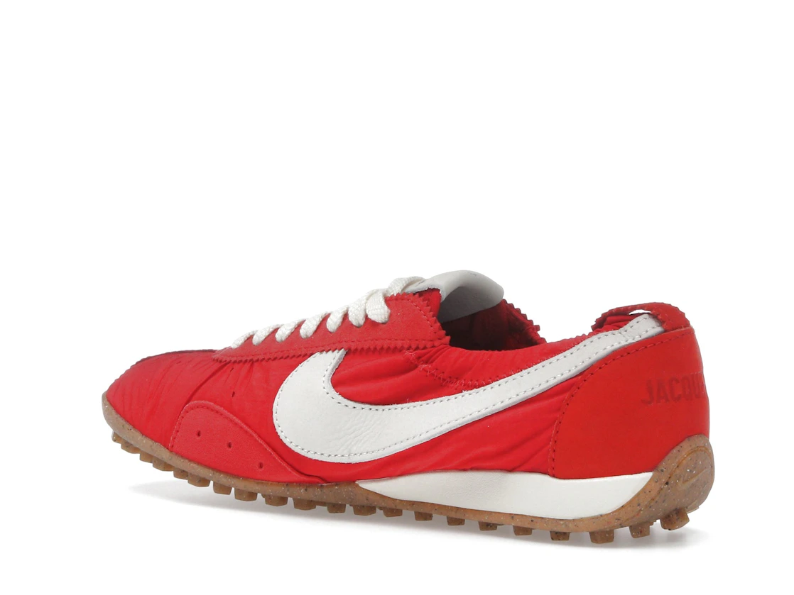 Vue 23 de Nike Moon Shoe SP Jacquemus University Red 