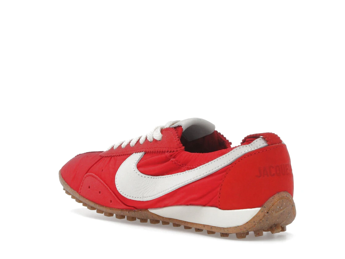 Vue 24 de Nike Moon Shoe SP Jacquemus University Red 