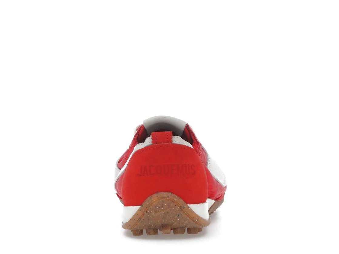 Vue 28 de Nike Moon Shoe SP Jacquemus University Red 