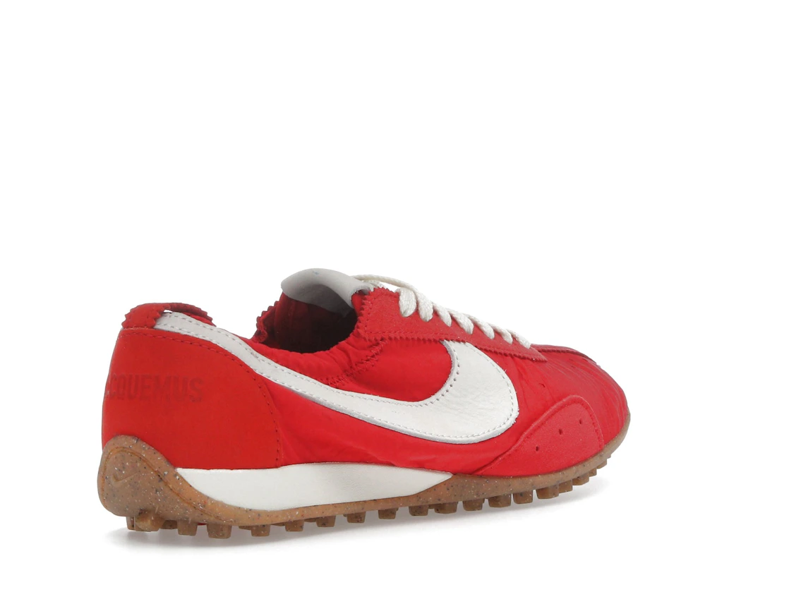 Vue 32 de Nike Moon Shoe SP Jacquemus University Red 
