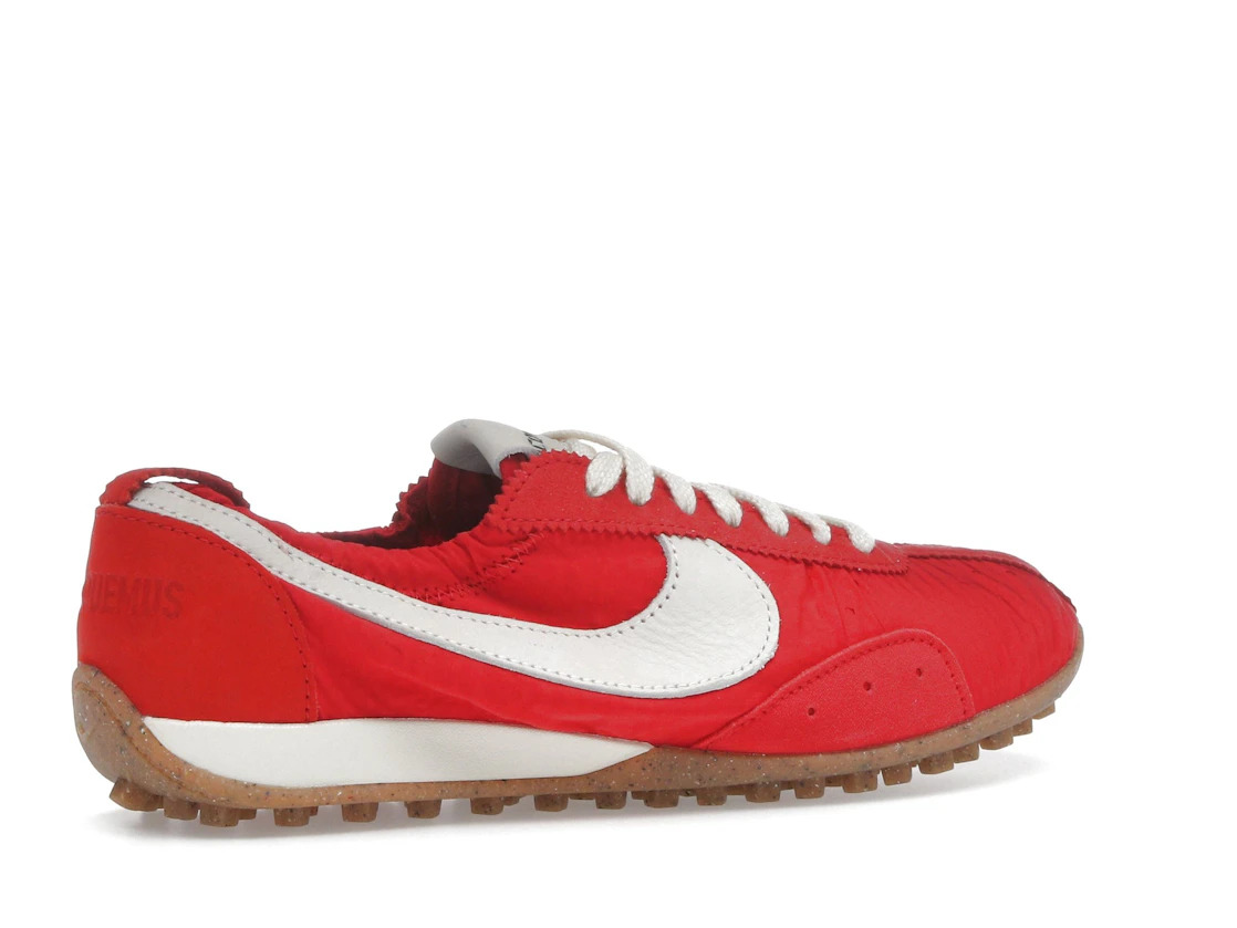 Vue 34 de Nike Moon Shoe SP Jacquemus University Red 