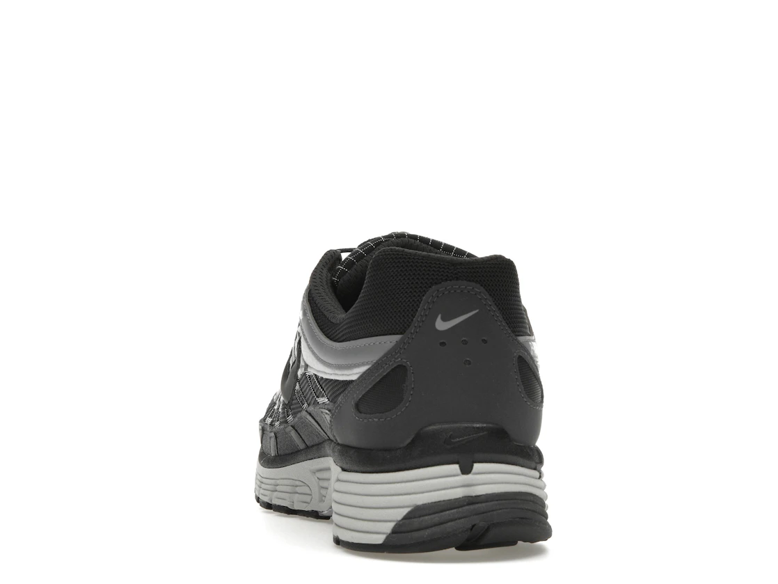 Vue 27 de Nike P-6000 Anthracite Smoke Grey