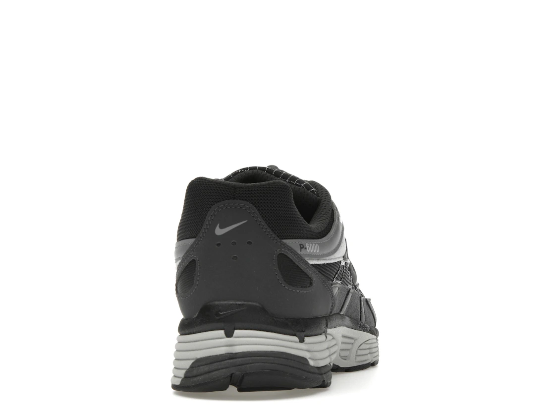Vue 29 de Nike P-6000 Anthracite Smoke Grey