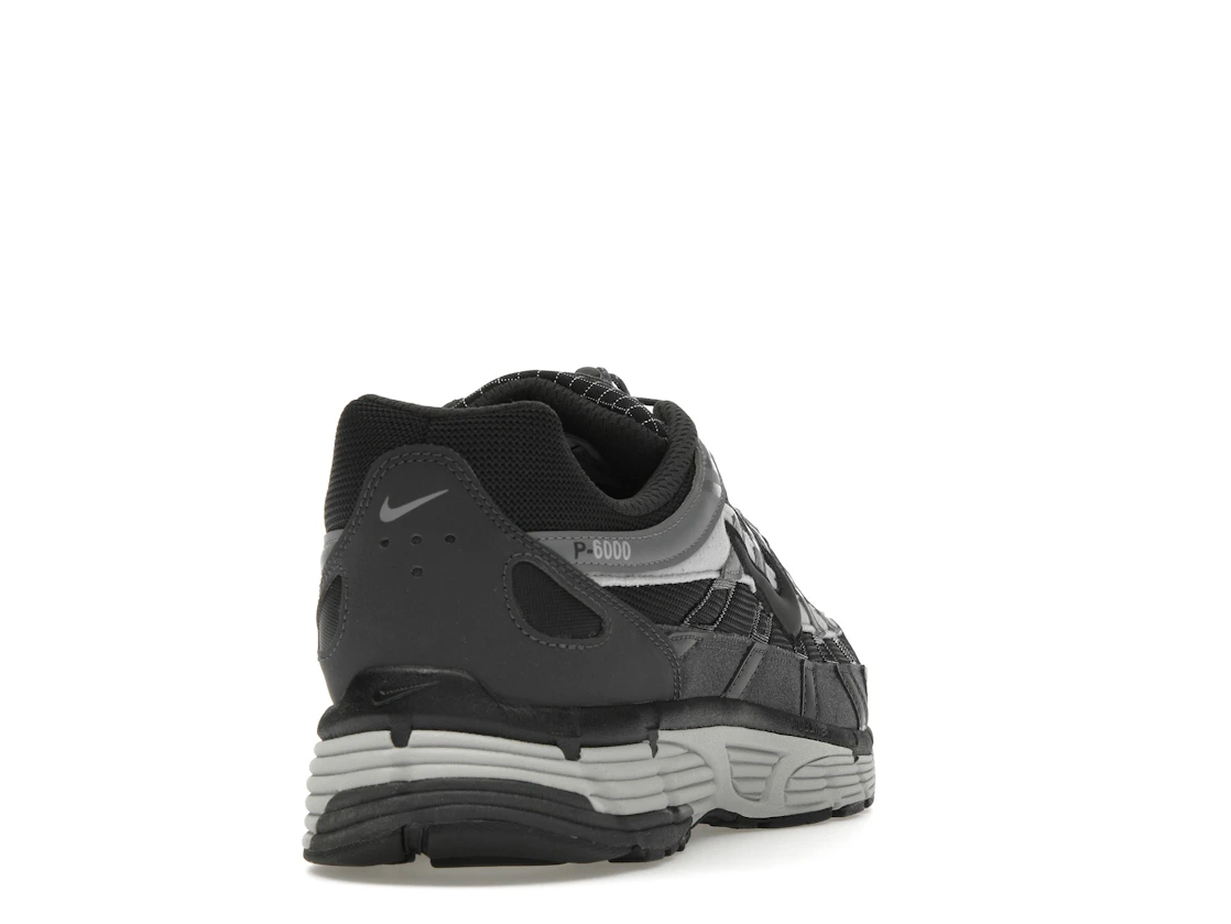 Vue 30 de Nike P-6000 Anthracite Smoke Grey
