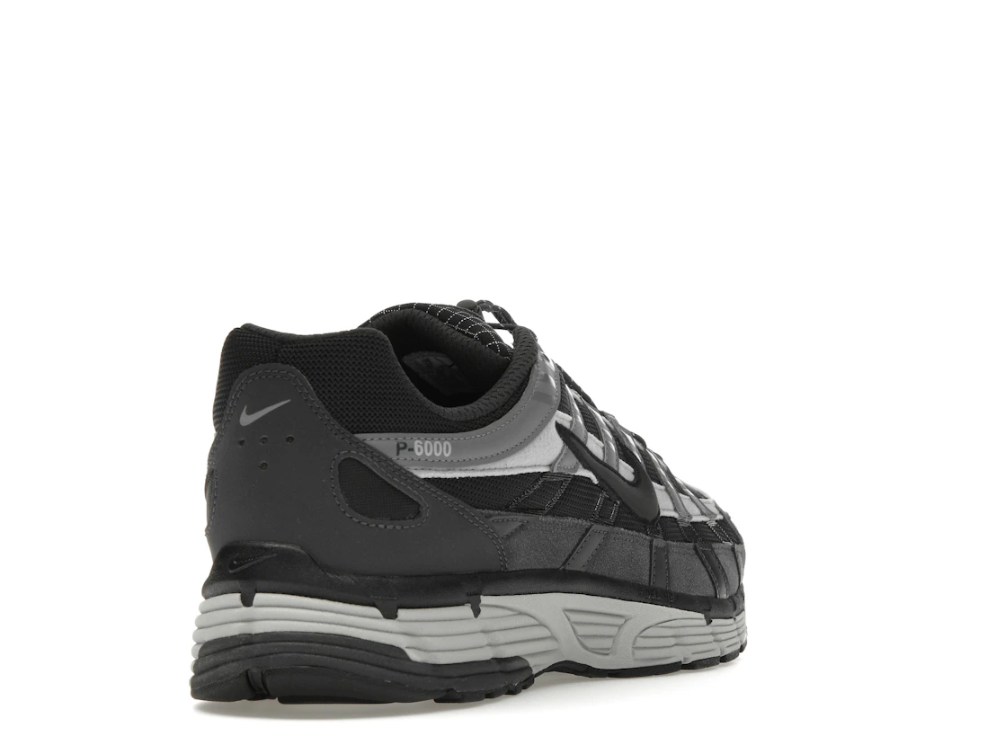 Vue 31 de Nike P-6000 Anthracite Smoke Grey