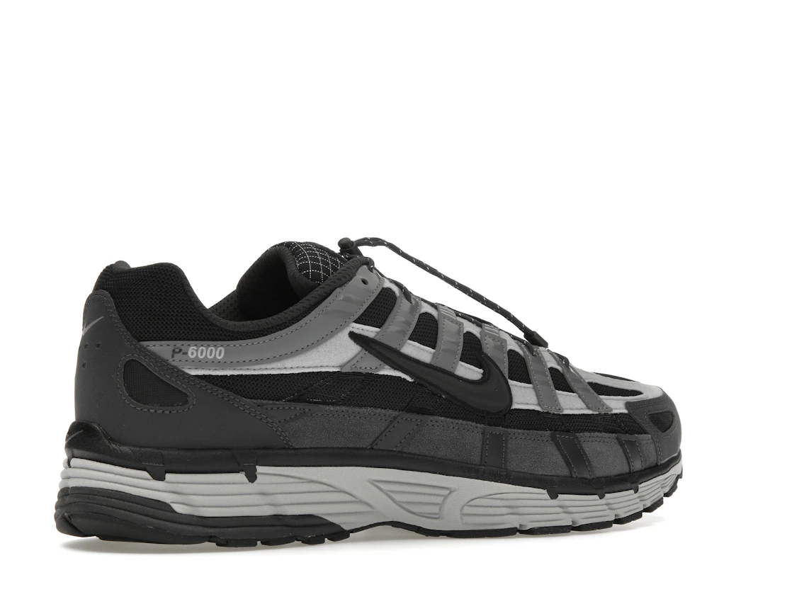 Vue 34 de Nike P-6000 Anthracite Smoke Grey