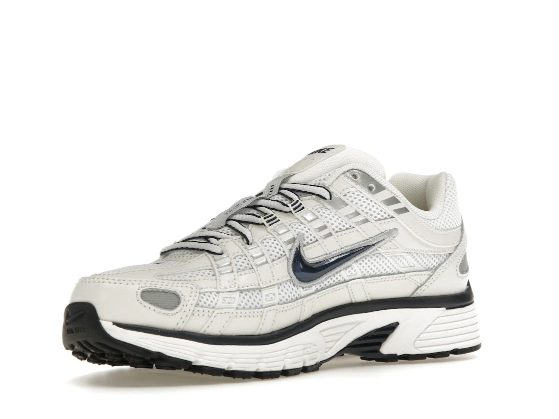 Vue 15 de Nike P-6000 Obsidian Summit White