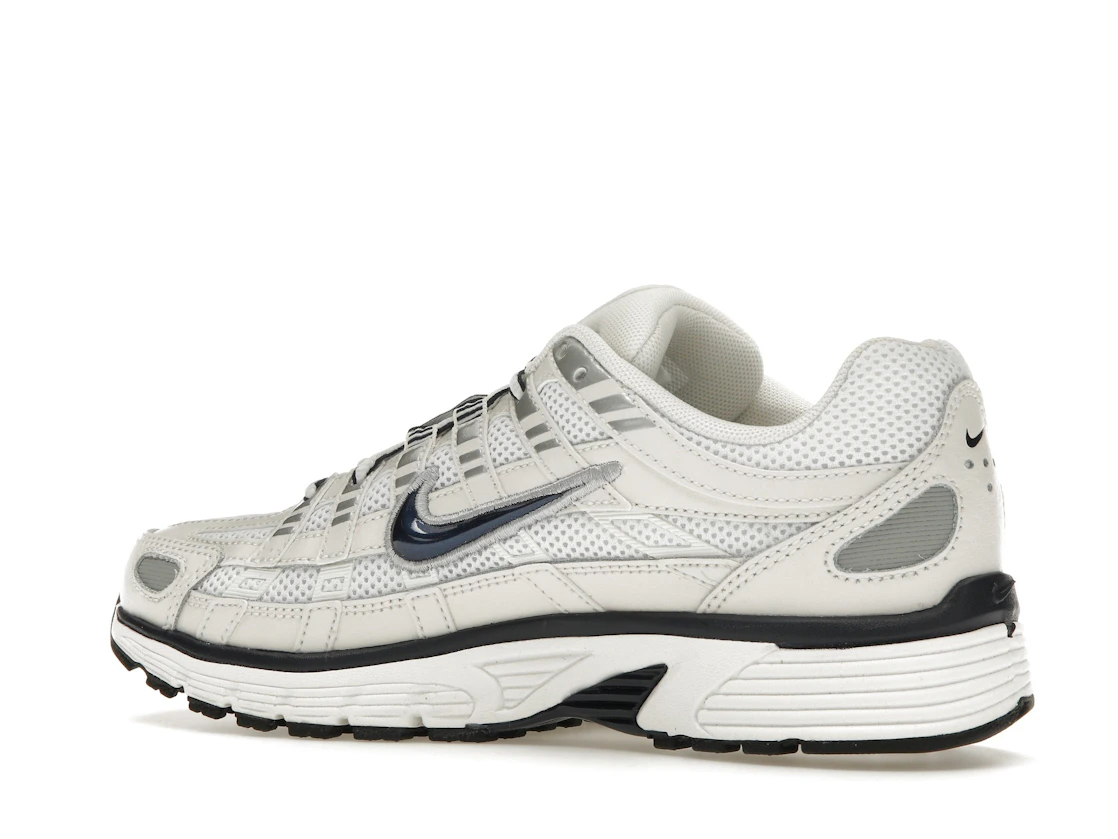 Vue 22 de Nike P-6000 Obsidian Summit White