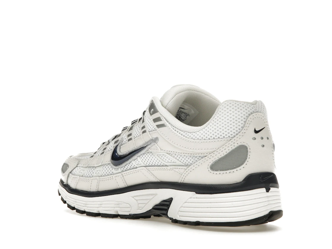 Vue 24 de Nike P-6000 Obsidian Summit White