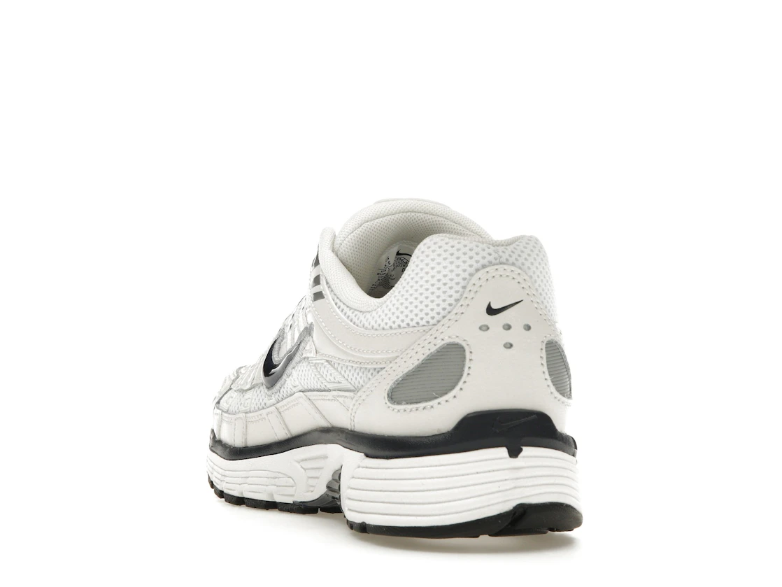 Vue 26 de Nike P-6000 Obsidian Summit White