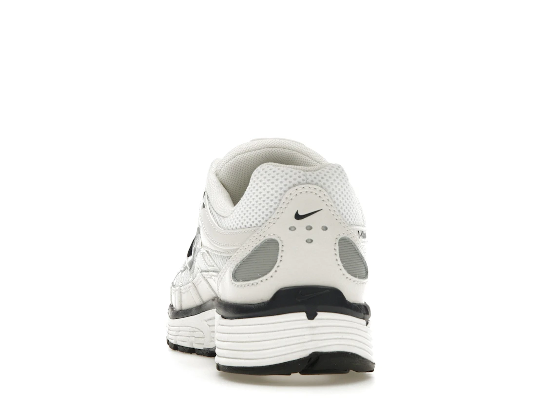 Vue 27 de Nike P-6000 Obsidian Summit White