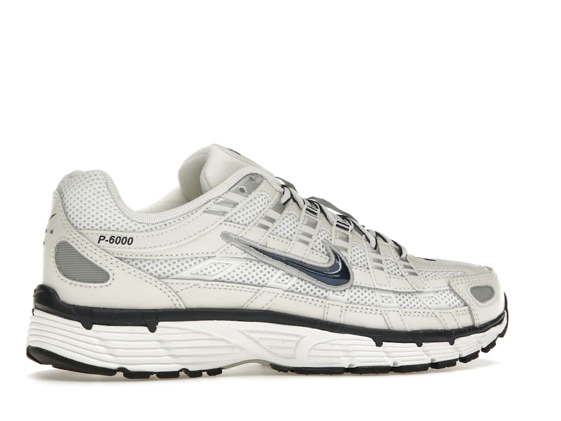 Vue 35 de Nike P-6000 Obsidian Summit White