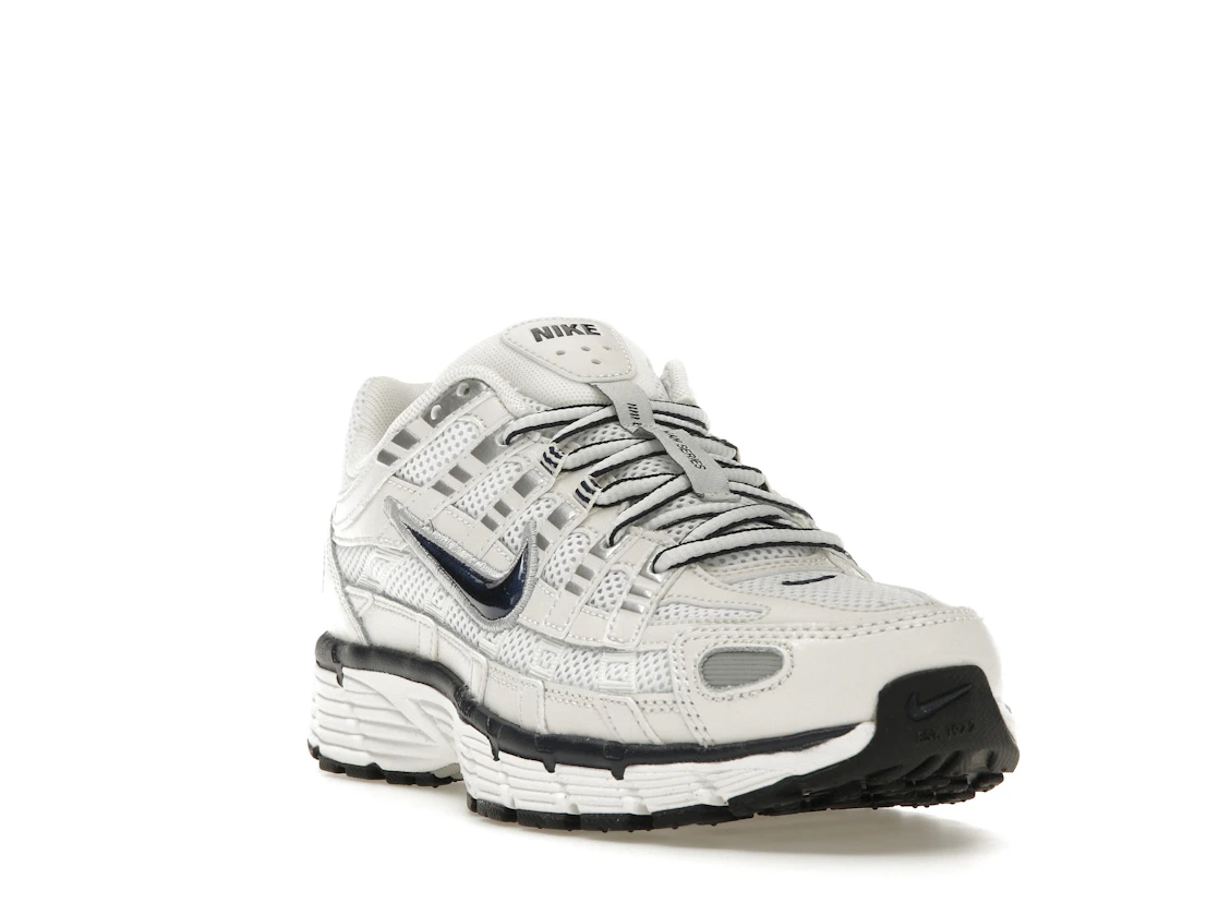 Vue 7 de Nike P-6000 Obsidian Summit White