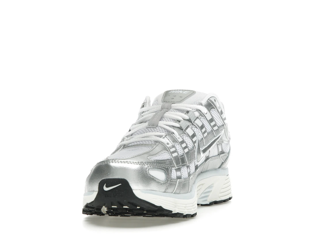 Vue 12 de Nike P-6000 White Blue Tint Sail Metallic Silver 