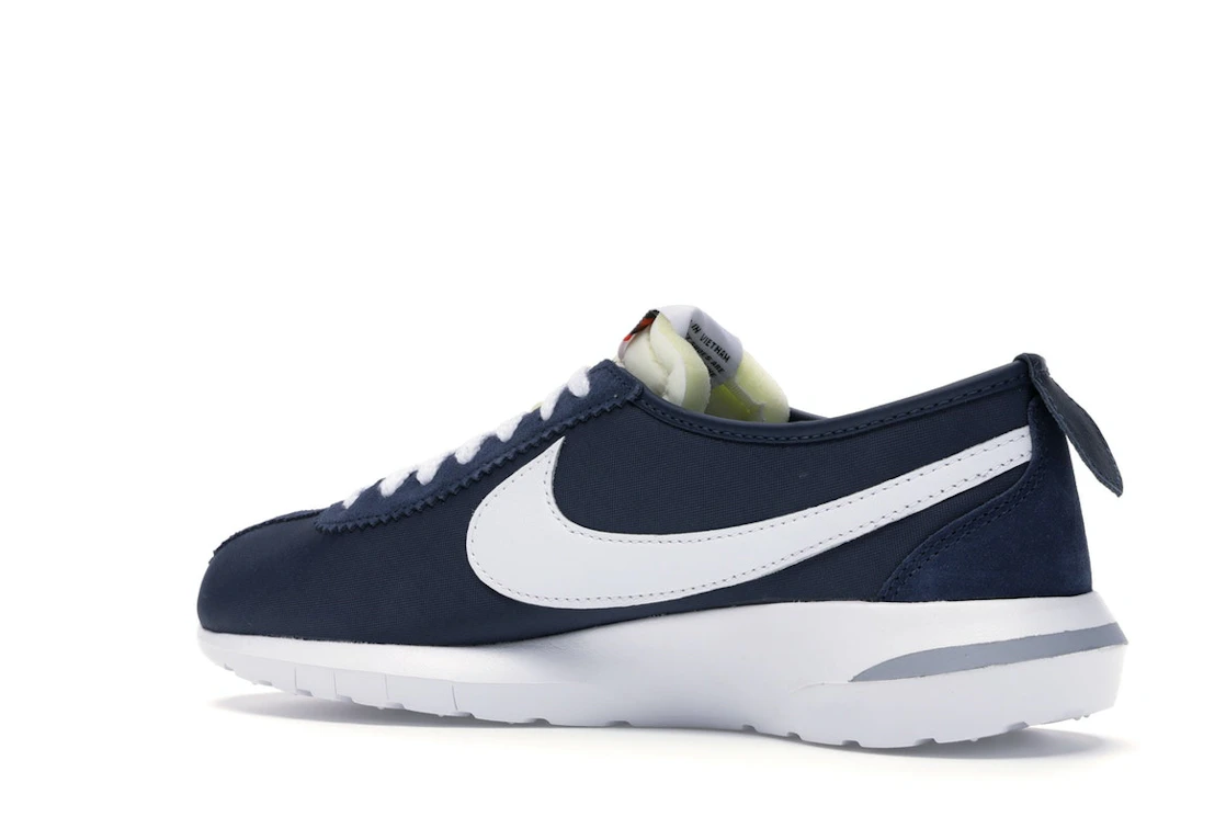 Vue 22 de Nike Roshe Run Fragment Cortez Obsidian