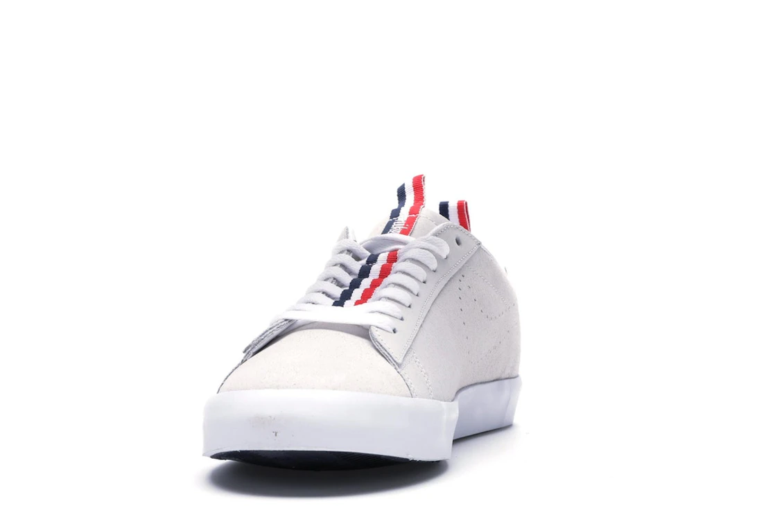 Vue 12 de Nike SB Blazer Low Call Me 917 Summit White