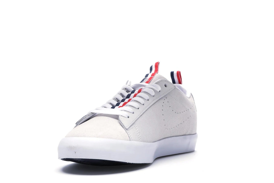 Vue 13 de Nike SB Blazer Low Call Me 917 Summit White