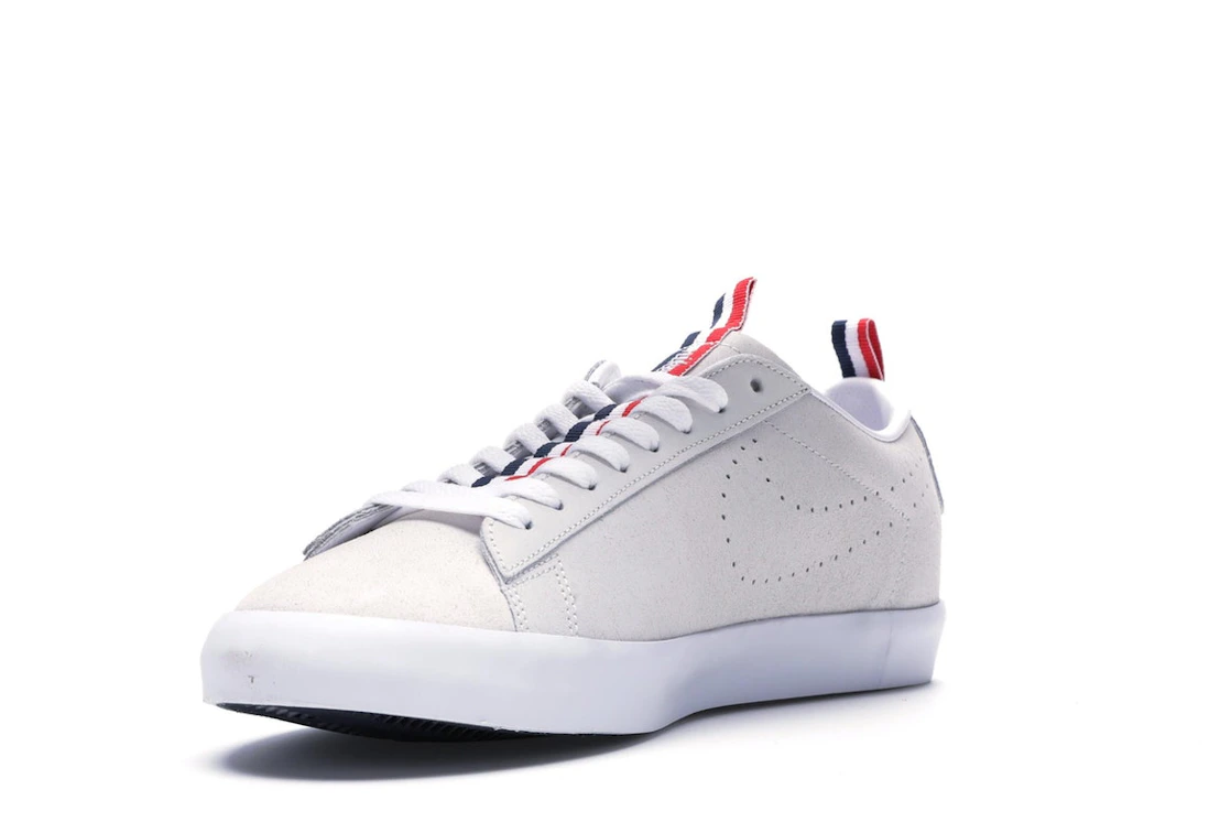 Vue 14 de Nike SB Blazer Low Call Me 917 Summit White