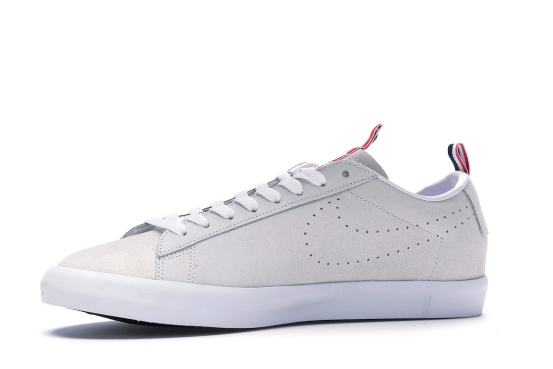 Vue 17 de Nike SB Blazer Low Call Me 917 Summit White