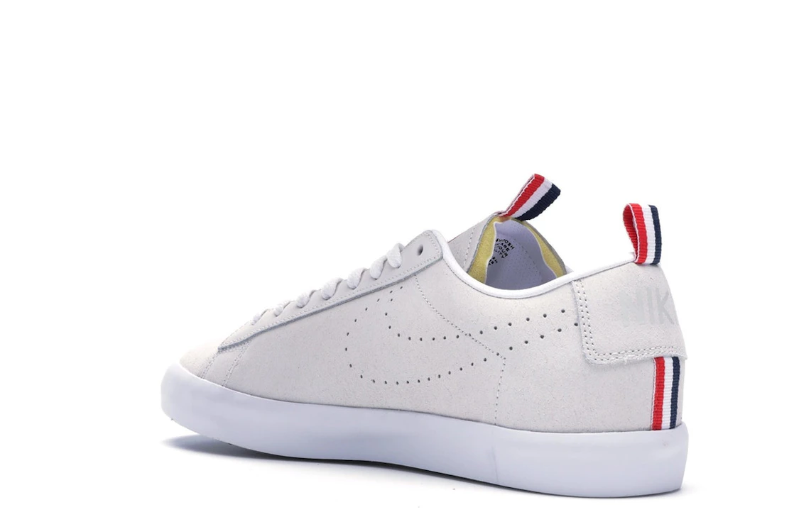 Vue 24 de Nike SB Blazer Low Call Me 917 Summit White