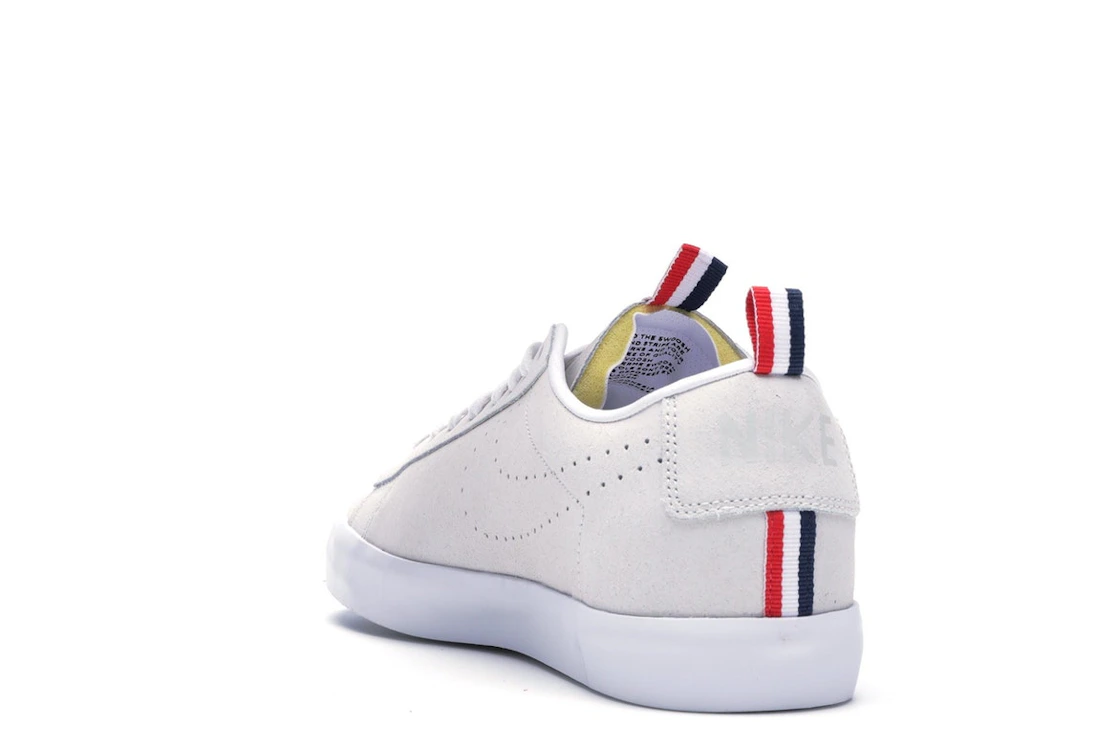 Vue 26 de Nike SB Blazer Low Call Me 917 Summit White