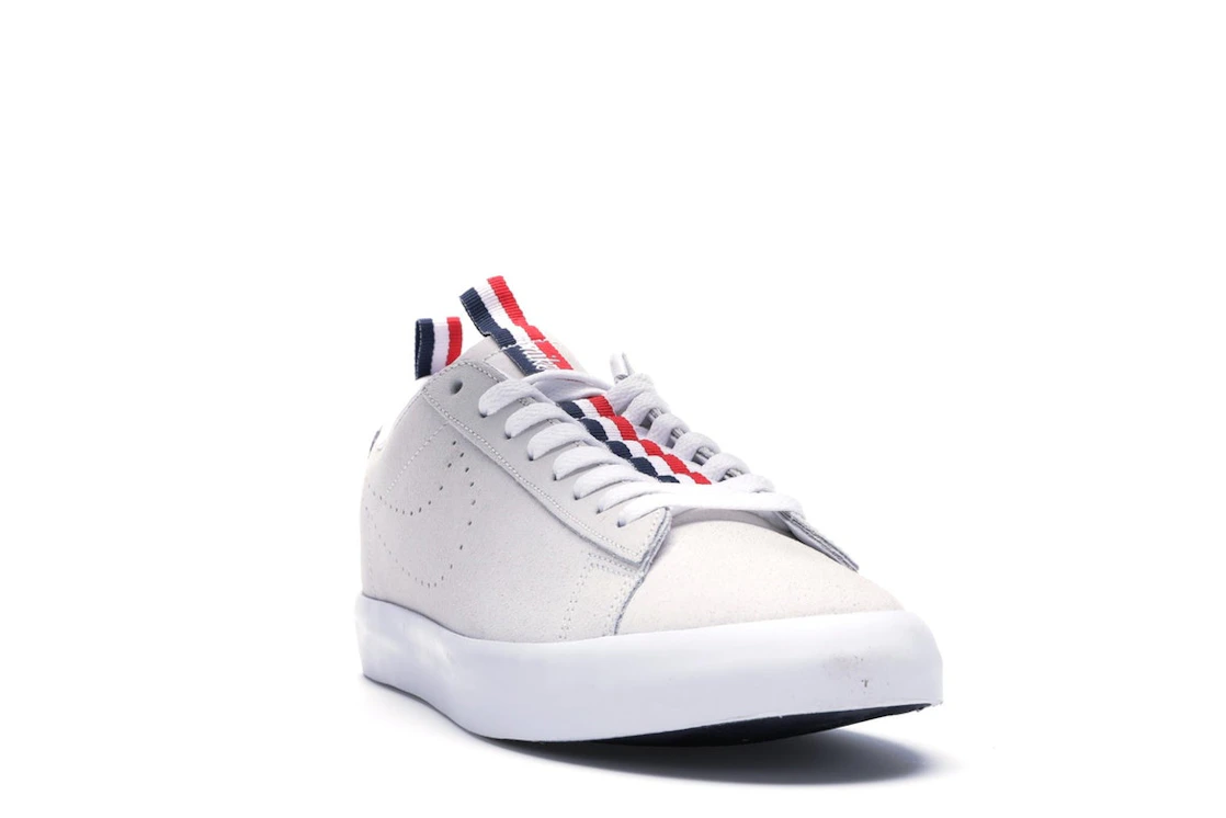Vue 8 de Nike SB Blazer Low Call Me 917 Summit White