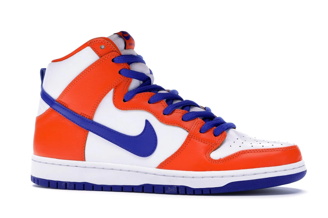 Vue 3 de Nike SB Dunk High Danny Supa