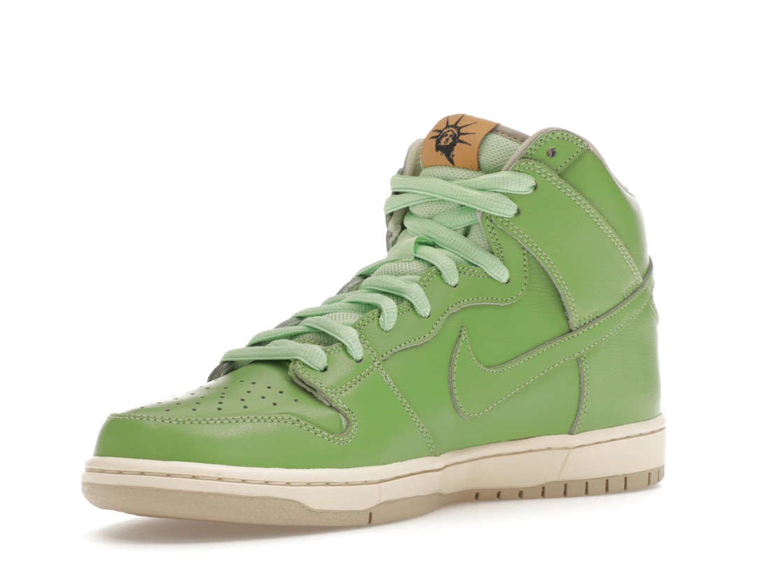 Vue 15 de Nike SB Dunk High Statue of Liberty