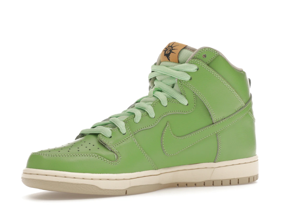 Vue 16 de Nike SB Dunk High Statue of Liberty
